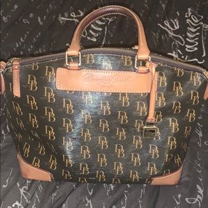 Dooney & Bourke Pocket book
